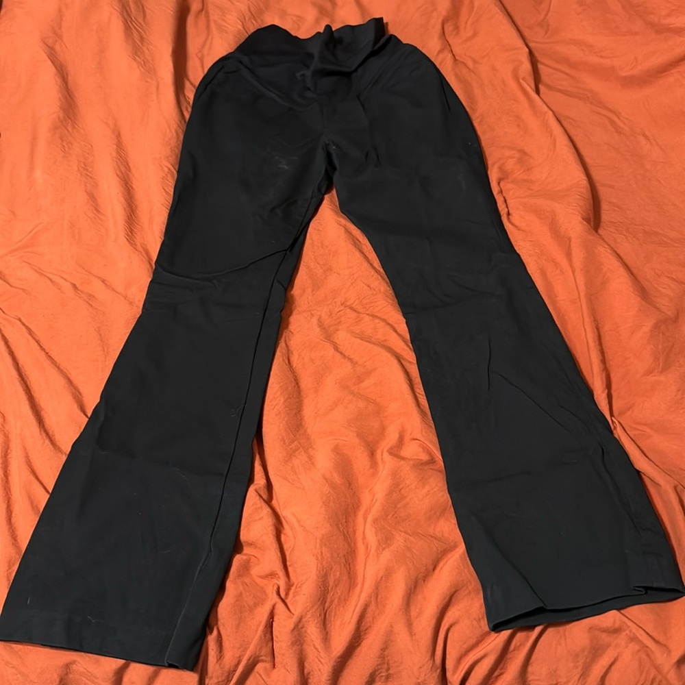 Old Navy Maternity Pixie Flaire - size 6
